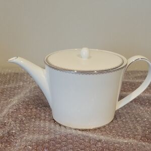 Royal Dalton, Monique Lhuillier, Dentelle Elegant White Teapot with Silver Trim.